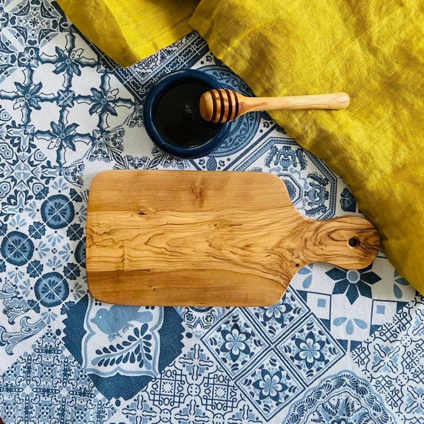 planche à découper et cuillère à miel en bois d'olivier